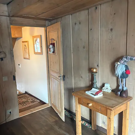 L'atelier D' En Bas La Tine