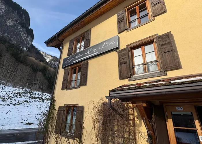 L'atelier D' En Bas Bed & Breakfast *