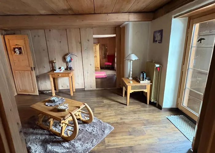 L'atelier D' En Bas Bed & Breakfast *