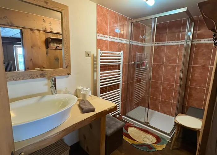 L'atelier D' En Bas Bed & Breakfast