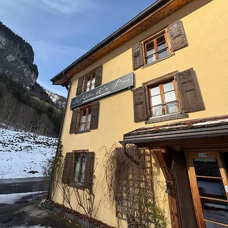 L'atelier D' En Bas Bed and breakfast *